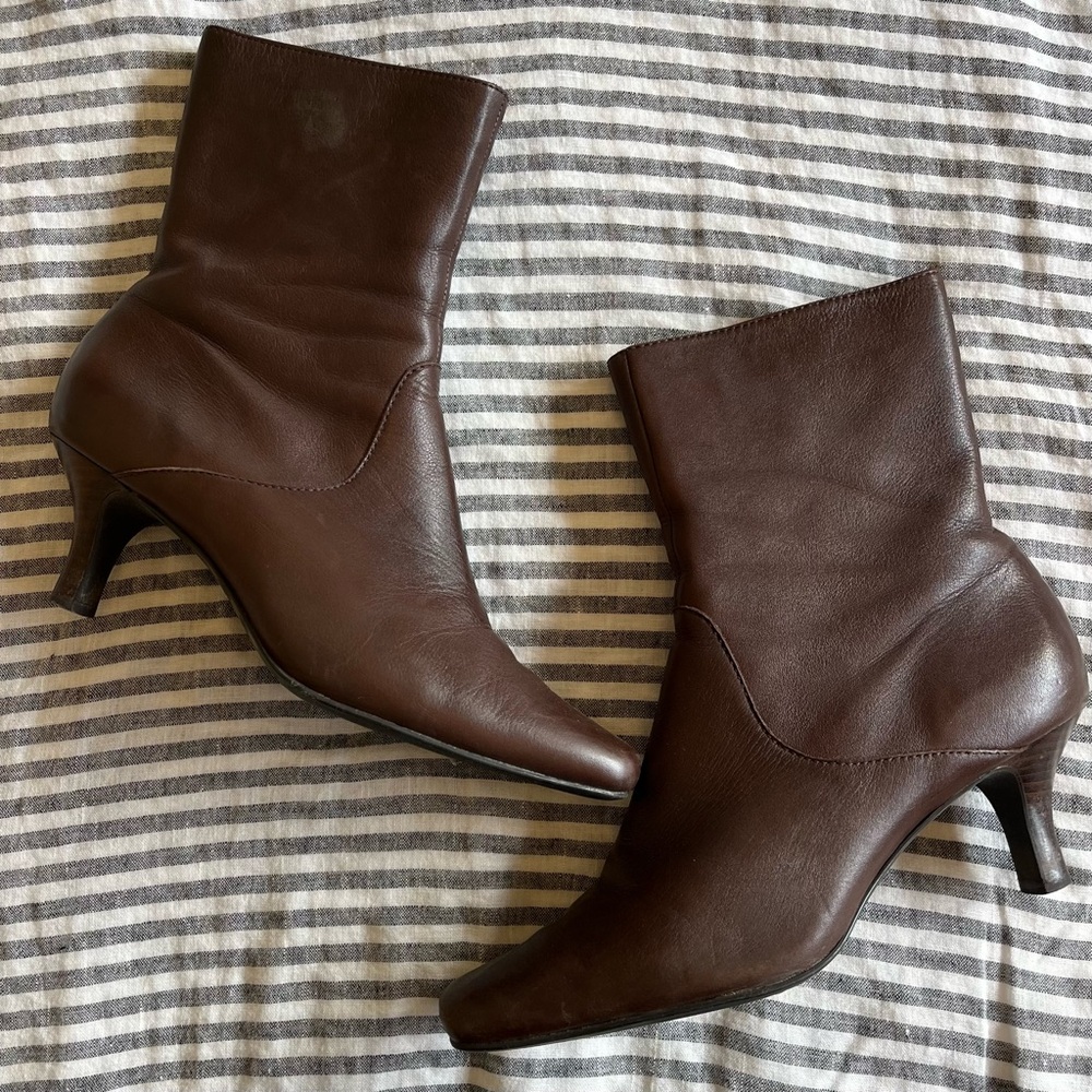 Circa Joan & David brown leather heeled ankle boots NIB